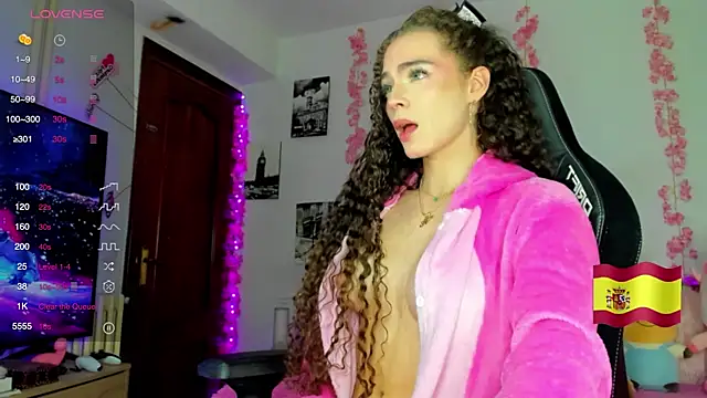 Snapshot of gabrielatafur_ chatting on 09.23.25 gabrielatafur online show from 09.23.25