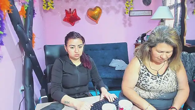 lesbiancuple online show from 02.28.26