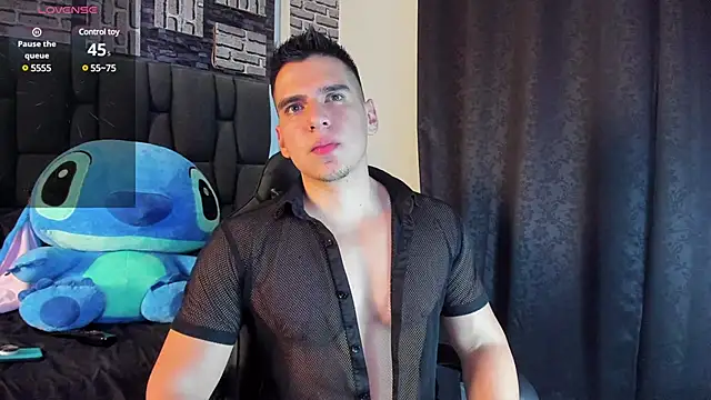 Snapshot of leyton_flex chatting on 03.17.25 leyton flex online show from 03.17.25