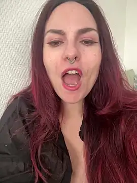 LunaMoongirl online show from 02.26.25