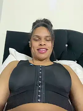 Snapshot of _diamondpamela chatting on 05.18.26 diamondpamela online show from 05.18.26