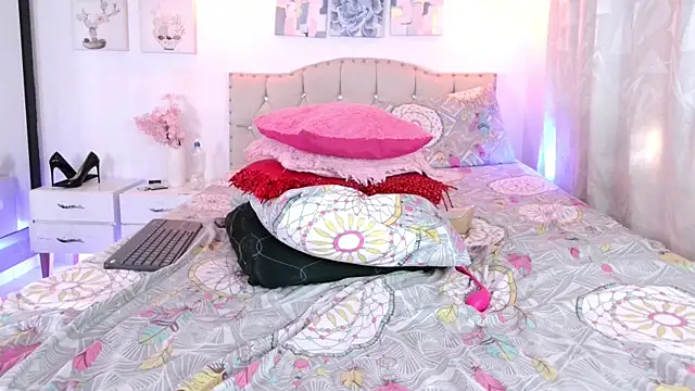 Dulce Morrys online show from 03.04.25