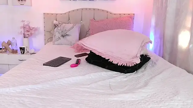 Dulce Morrys online show from 03.18.25