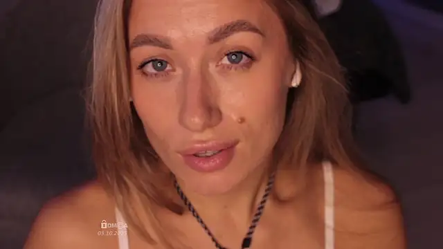 Snapshot of Blondie_Bunny chatting on 11.03.25 Blondie Bunny online show from 11.03.25