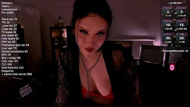 Snapshot of SofiRusselle chatting on 09.29.25 SofiRusselle online show from 09.29.25