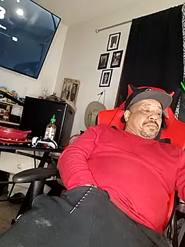 Snapshot of yellowwetfox chatting on 03.01.25 yellowwetfox online show from 03.01.25