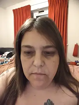 Snapshot of HouseWifeWhore_Milf chatting on 06.06.26 HouseWifeWhore Milf online show from 06.06.26