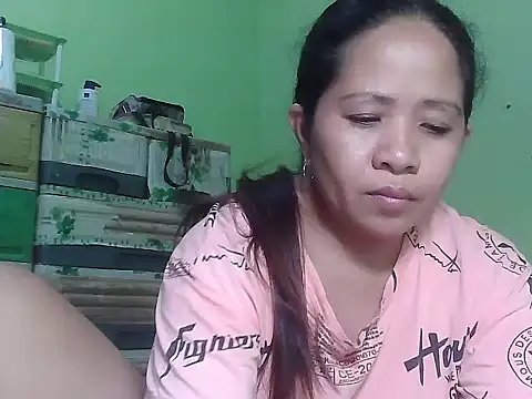 Snapshot of sweetlady_pinay chatting on 04.17.26 sweetlady pinay online show from 04.17.26