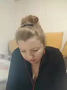 stefanyharper16 online show from 02.18.25