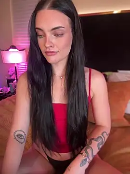Snapshot of KarissaChantelle chatting on 05.18.26 KarissaChantelle online show from 05.18.26
