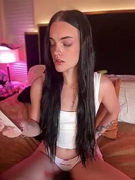 Snapshot of KarissaChantelle chatting on 06.20.26 KarissaChantelle online show from 06.20.26