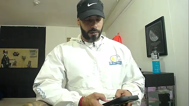 romeolovedark online show from 01.17.25