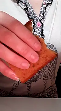 Moi Lina online show from 01.06.25