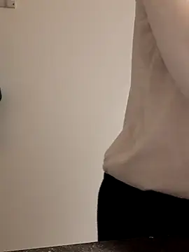 Moi Lina online show from 12.22.25