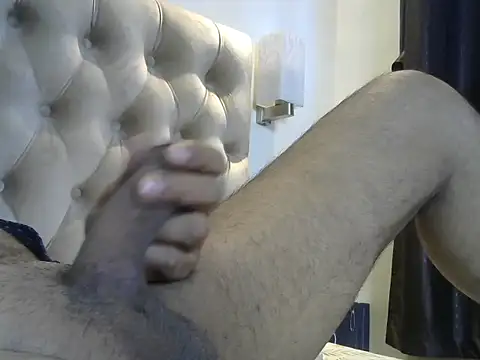 Snapshot of RANIRADHIK chatting on 10.29.25 RANIRADHIK online show from 10.29.25