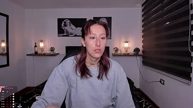 Snapshot of Mariana_Joness chatting on 10.11.25 Mariana Joness online show from 10.11.25