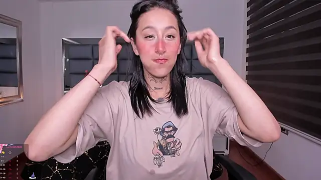 Snapshot of Mariana_Joness chatting on 11.04.25 Mariana Joness online show from 11.04.25