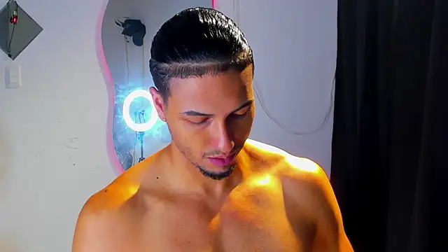 Snapshot of Kris_Khalifa69 chatting on 09.17.25 Kris Khalifa69 online show from 09.17.25