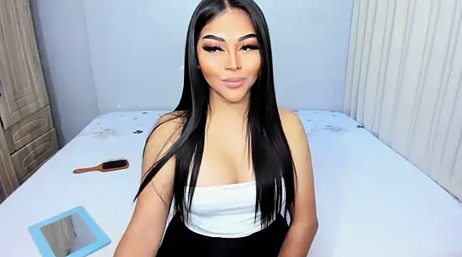 Snapshot of shantal_r0mance chatting on 02.08.25 shantal r0mance online show from 02.08.25