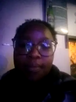 Sweetcutevee online show from 11.19.25