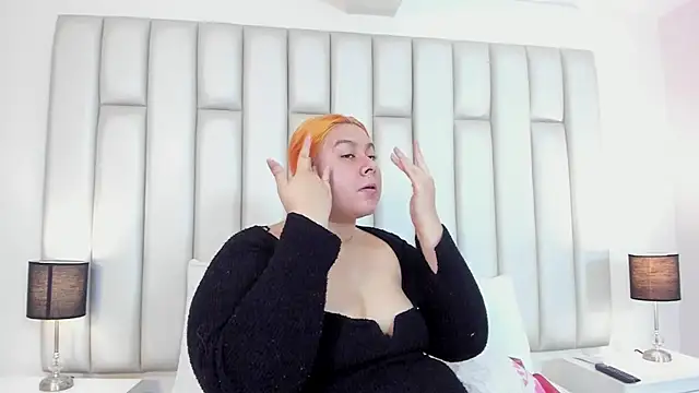 Snapshot of aandreaperez chatting on 02.26.25 aandreaperez online show from 02.26.25