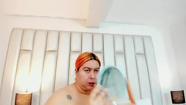 Snapshot of aandreaperez chatting on 10.08.25 aandreaperez online show from 10.08.25