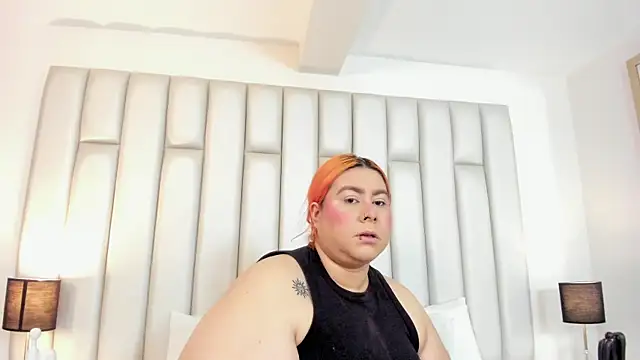 Snapshot of aandreaperez chatting on 10.09.25 aandreaperez online show from 10.09.25