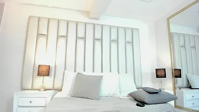 Snapshot of aandreaperez chatting on 11.03.25 aandreaperez online show from 11.03.25