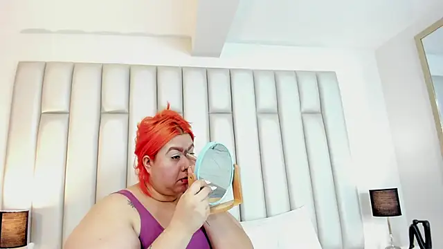 Snapshot of aandreaperez chatting on 11.13.25 aandreaperez online show from 11.13.25