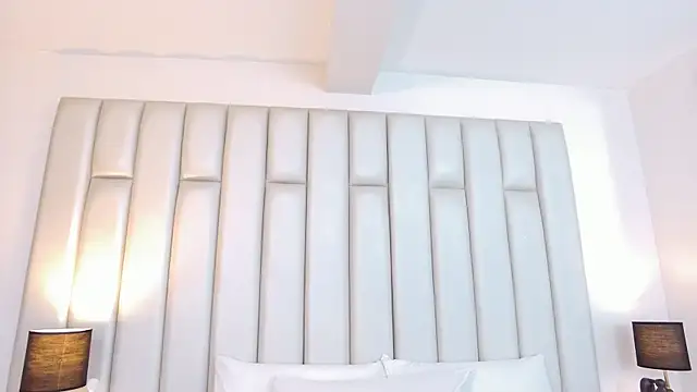 Snapshot of aandreaperez chatting on 11.27.25 aandreaperez online show from 11.27.25