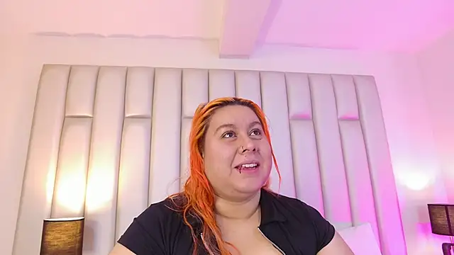 Snapshot of aandreaperez chatting on 12.03.25 aandreaperez online show from 12.03.25