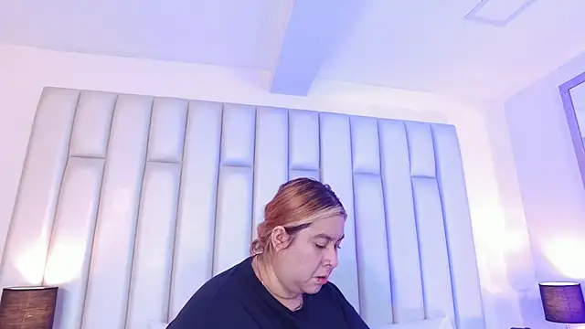 Snapshot of aandreaperez chatting on 02.04.26 aandreaperez online show from 02.04.26