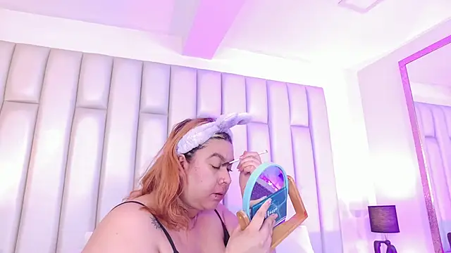 Snapshot of aandreaperez chatting on 02.24.26 aandreaperez online show from 02.24.26