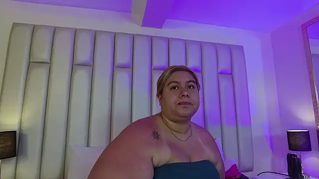 Snapshot of aandreaperez chatting on 03.24.26 aandreaperez online show from 03.24.26