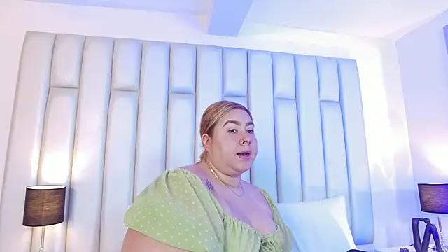 Snapshot of aandreaperez chatting on 03.30.26 aandreaperez online show from 03.30.26