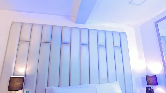 Snapshot of aandreaperez chatting on 04.08.26 aandreaperez online show from 04.08.26