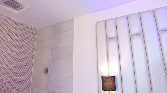 Snapshot of aandreaperez chatting on 04.15.26 aandreaperez online show from 04.15.26