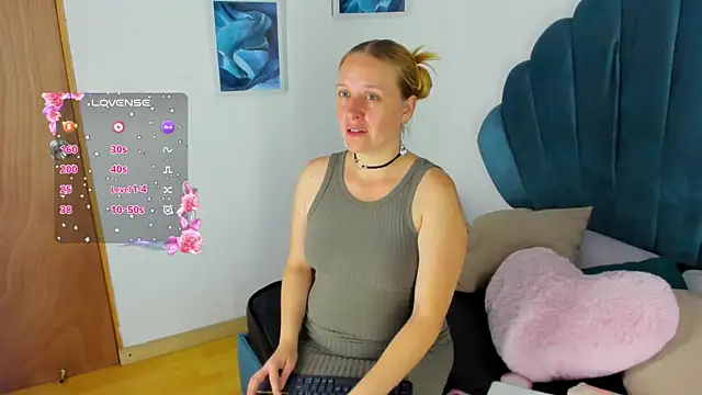 Snapshot of EmilySumer chatting on 07.03.26 EmilySumer online show from 07.03.26
