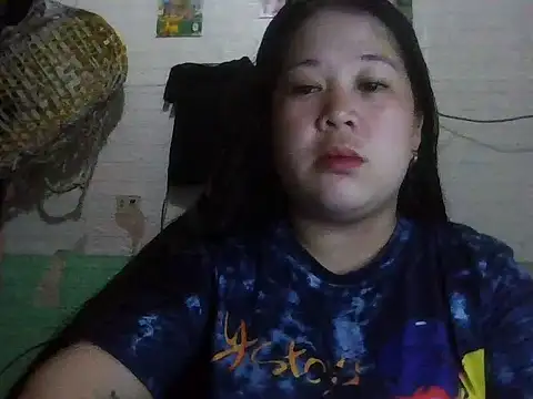Snapshot of hotsexylyn chatting on 11.13.25 hotsexylyn online show from 11.13.25