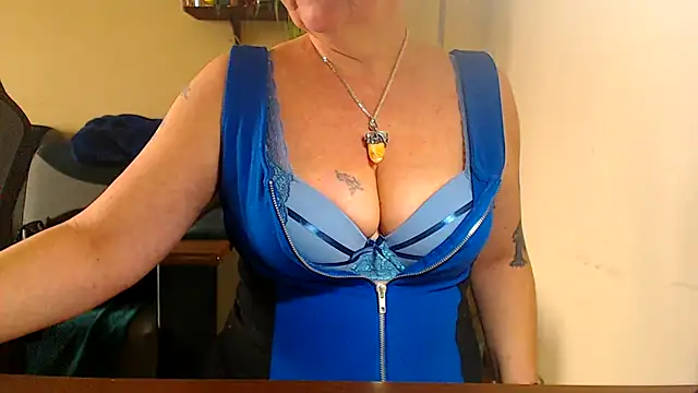 Diablica41 online show from 02.25.25