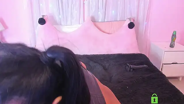 Snapshot of Kirara_22 chatting on 12.18.24 Kirara 22 online show from 12.18.24