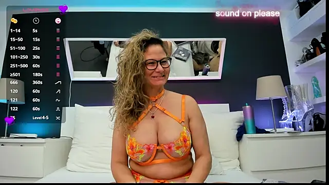 Snapshot of izzy-mendosa chatting on 01.07.25 izzy-mendosa online show from 01.07.25