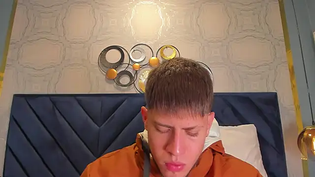 Snapshot of SebastianMaximoff chatting on 12.30.24 SebastianMaximoff online show from 12.30.24