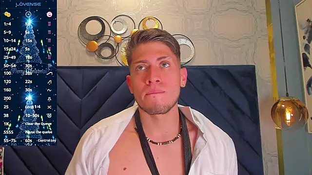 Snapshot of SebastianMaximoff chatting on 12.31.24 SebastianMaximoff online show from 12.31.24