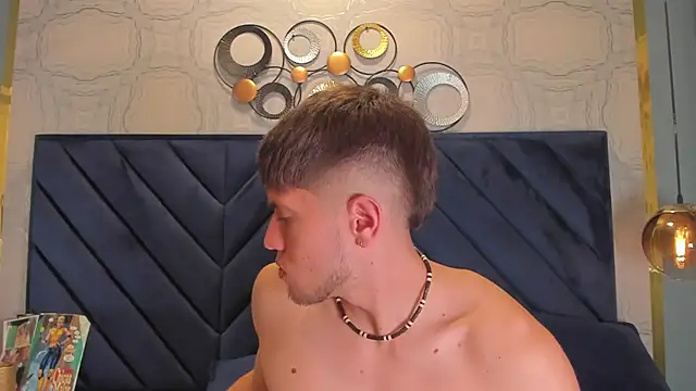 Snapshot of SebastianMaximoff chatting on 01.04.25 SebastianMaximoff online show from 01.04.25