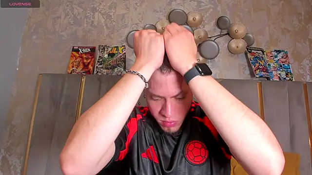 Snapshot of SebastianMaximoff chatting on 10.30.25 SebastianMaximoff online show from 10.30.25