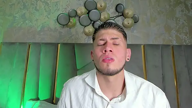 Snapshot of SebastianMaximoff chatting on 11.29.25 SebastianMaximoff online show from 11.29.25