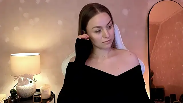 MilaFleur online show from 10.04.25