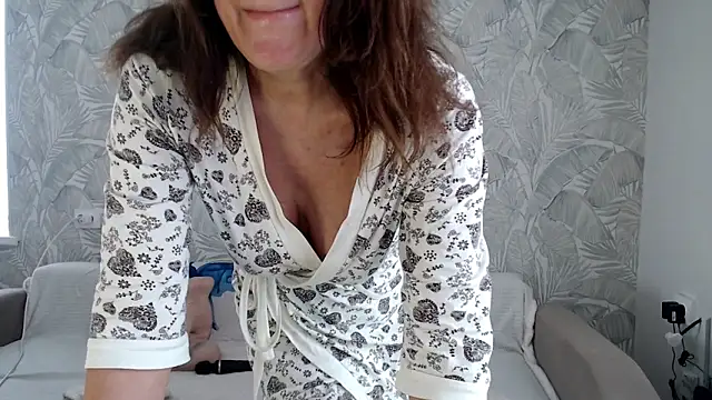 Snapshot of increible_della chatting on 09.26.25 increible della online show from 09.26.25