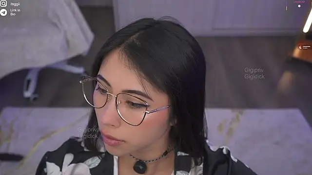 Snapshot of Gigi_ohlala chatting on 09.09.25 Gigi ohlala online show from 09.09.25